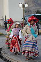 Plaza de Armas, morgendlicher Wititi Dance